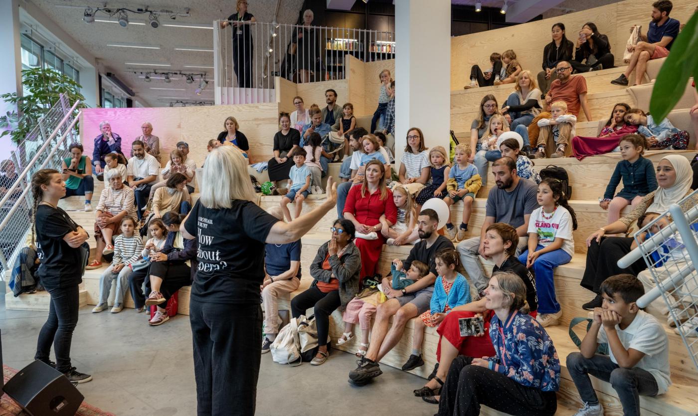 tribune met publiek